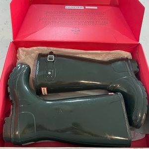 Hunter Rain Boots Girls Size 6 Green. Like New.